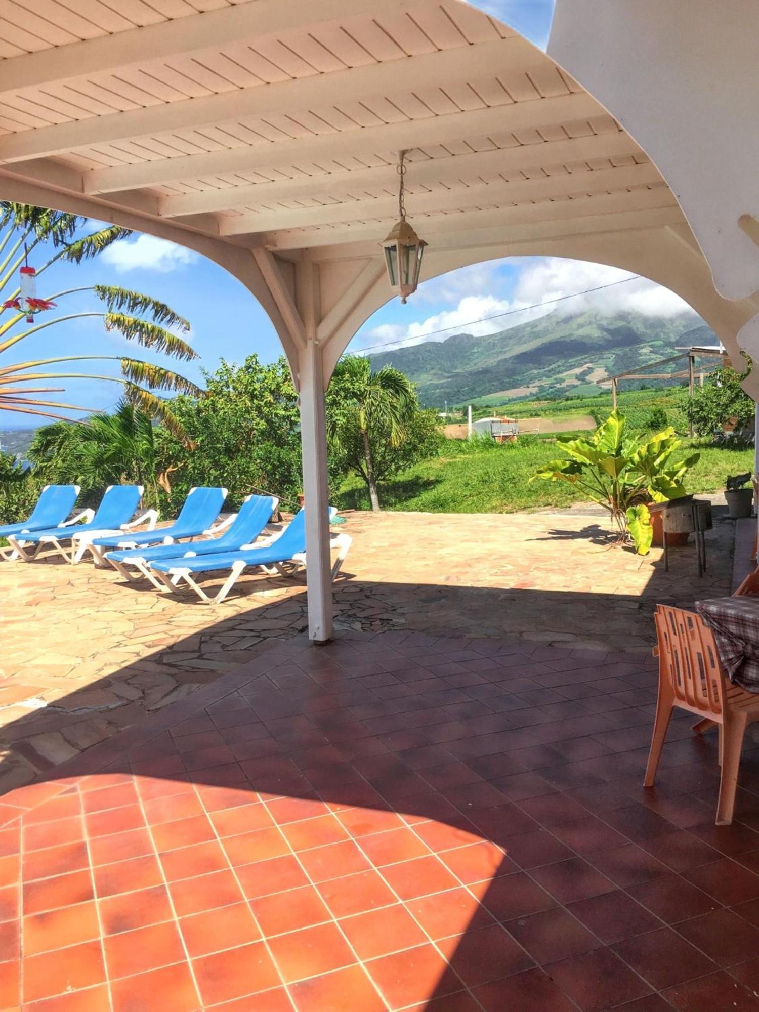 Villa Enchantee Avec Vue Sur Mer Et Piscine Au Carbet Le Carbet Esterno foto