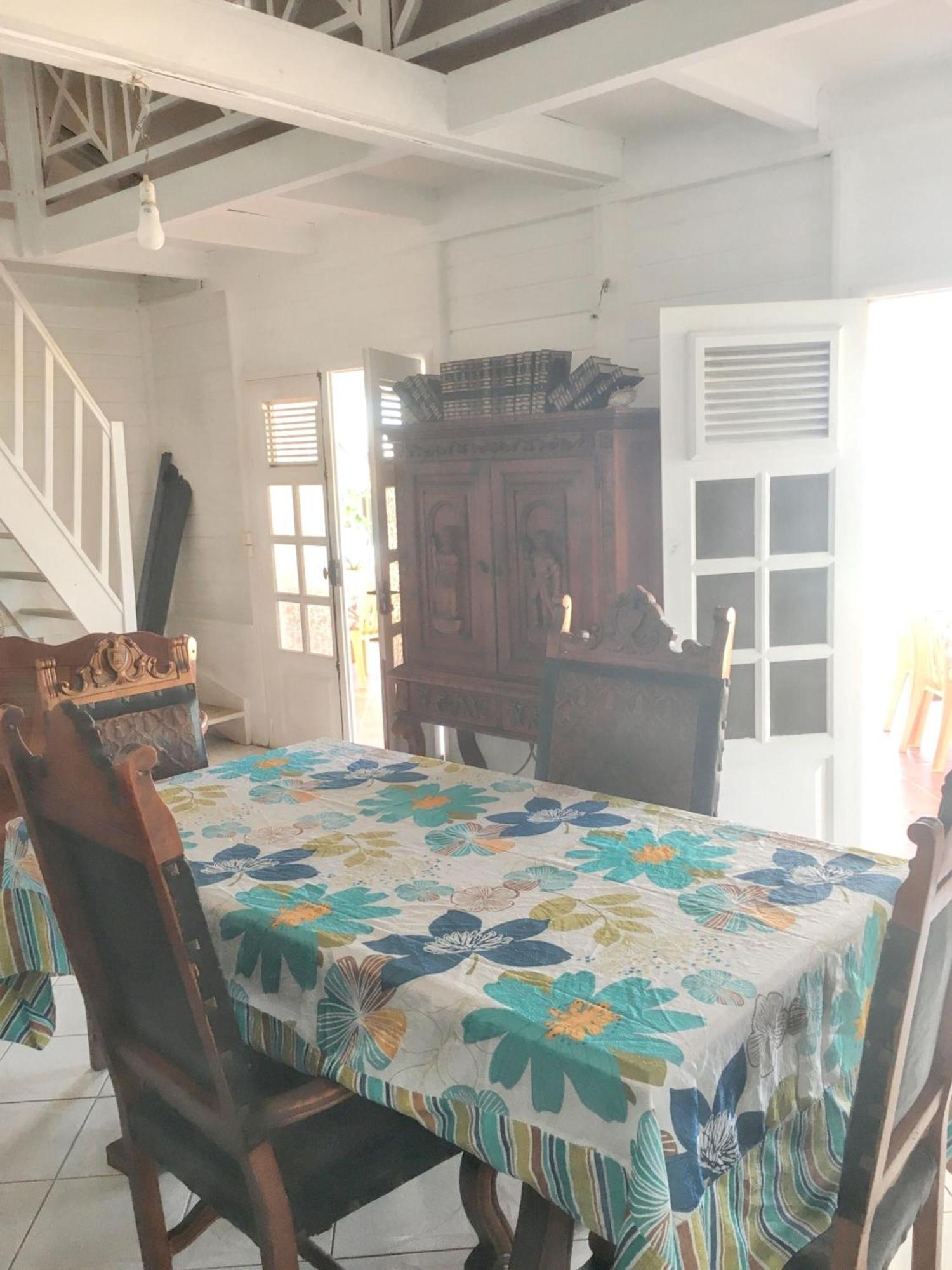 Villa Enchantee Avec Vue Sur Mer Et Piscine Au Carbet Le Carbet Esterno foto
